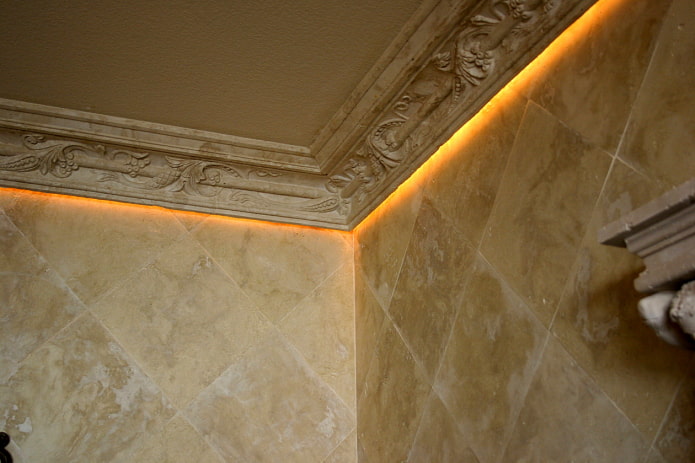 moulures de plafond avec éclairage