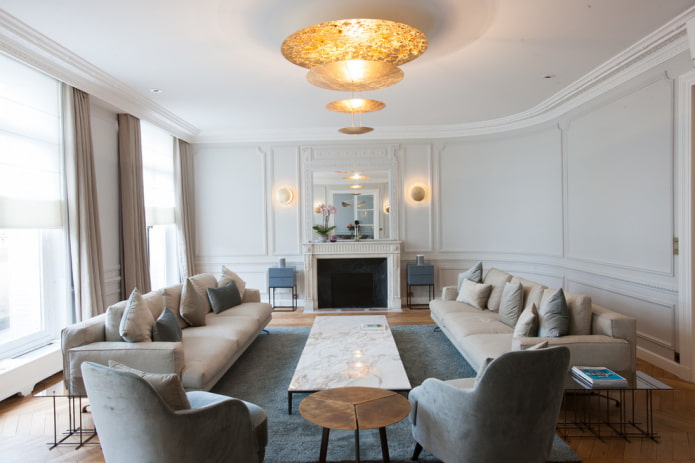 moulures sur un plafond arrondi