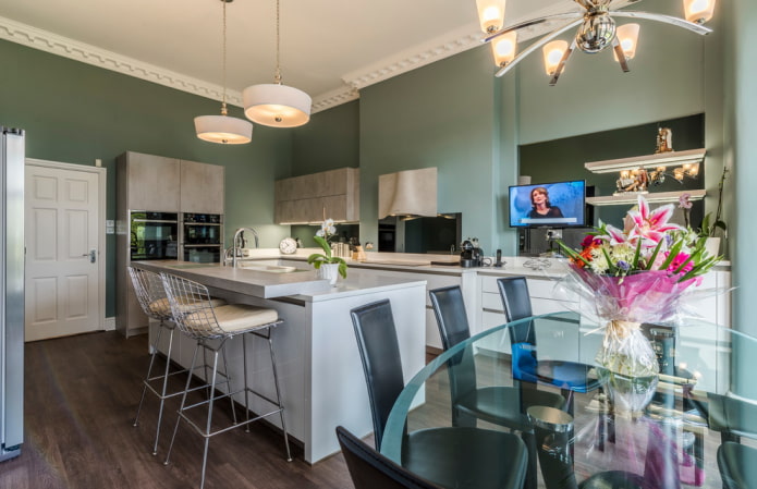 Moulures de plafond pour l'intérieur de la cuisine