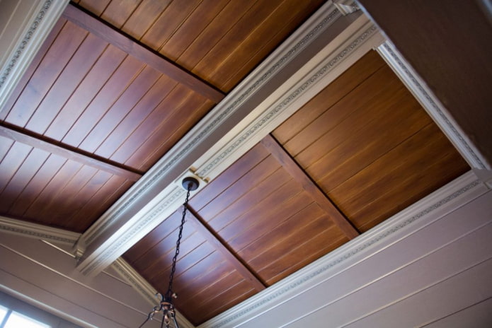 panneaux de plafond en forme de carrés