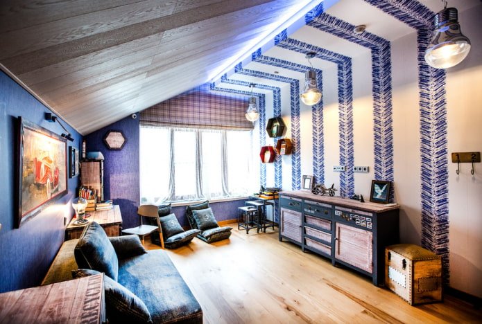 Structure de plafond avec rétroéclairage dans la chambre mansardée