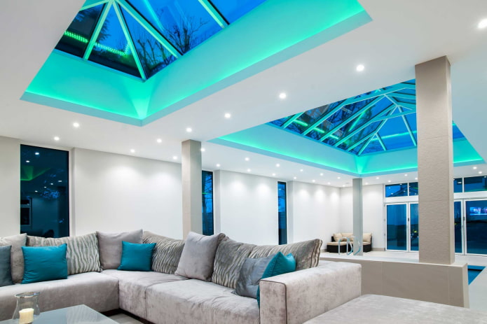 structure de plafond en verre avec rétroéclairage
