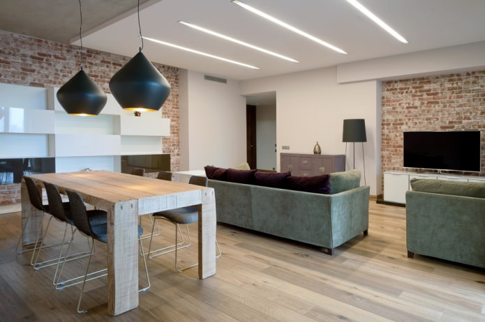 Lignes lumineuses au plafond à l'intérieur