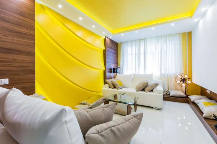 Structure de plafond avec éclairage jaune