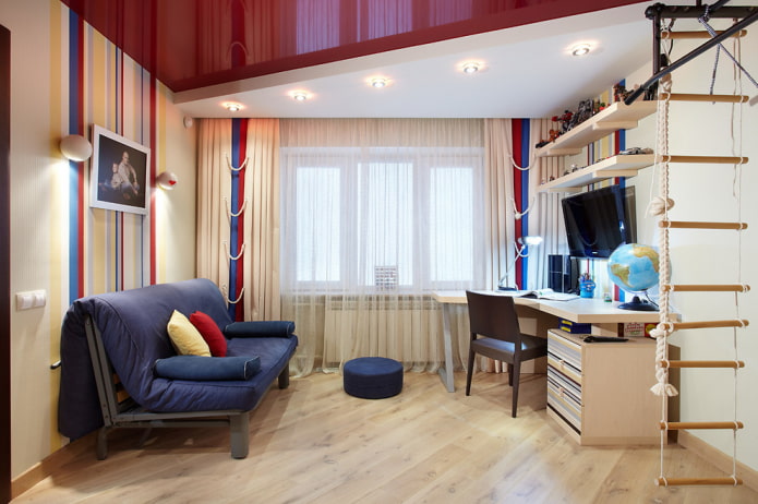 Structure de plafond à deux niveaux dans une chambre d'enfant