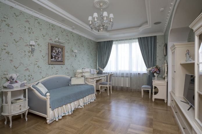 Structure du plafond dans une chambre d'enfant de style néoclassique