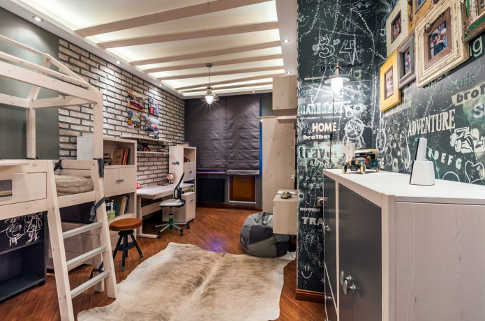 Structure du plafond dans une chambre d'enfant de style loft