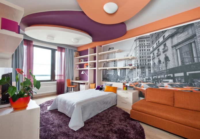 structure de plafond multicolore dans une chambre d'enfant