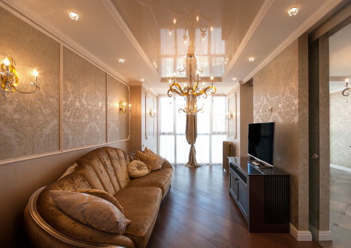plafond dans le hall dans un style classique