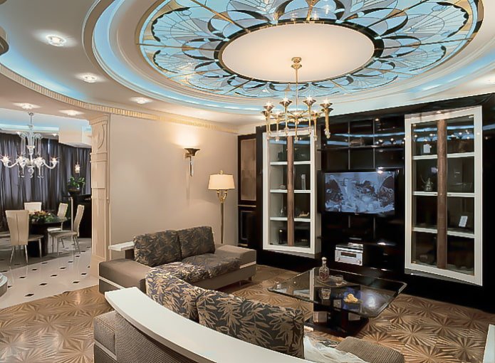 Plafond de verre dans le hall