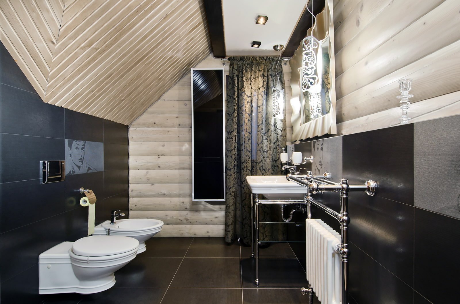 Plafond de la salle de bain sous les combles