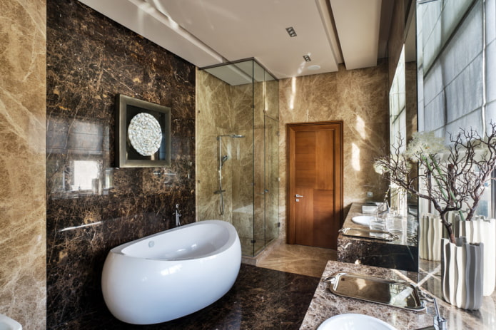 plafond en plaques de plâtre dans la salle de bain Intérieur