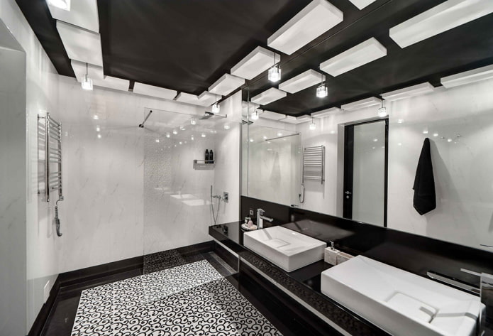 Plafond noir dans la salle de bain