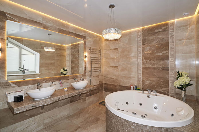 plafond flottant dans la salle de bain