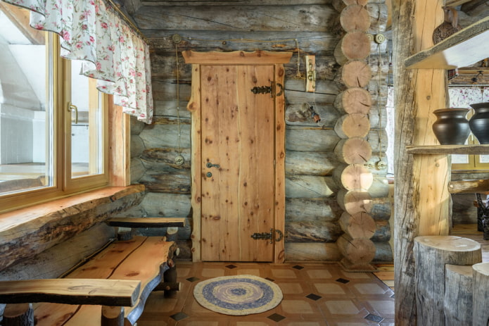petite porte du vestiaire au hammam