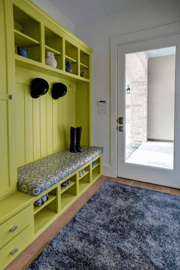 Couleur du couloir dans un intérieur de couloir étroit