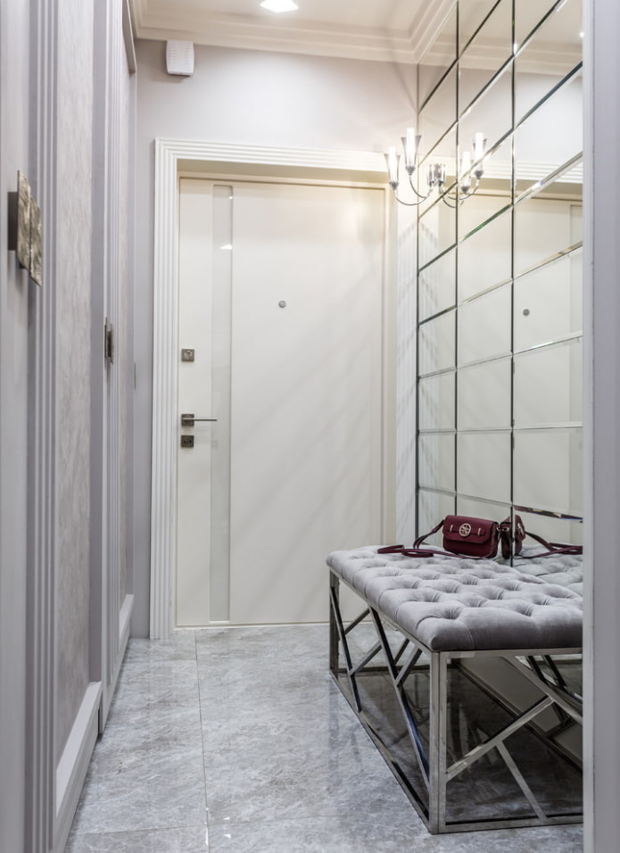 Intérieur de couloir de style néoclassique