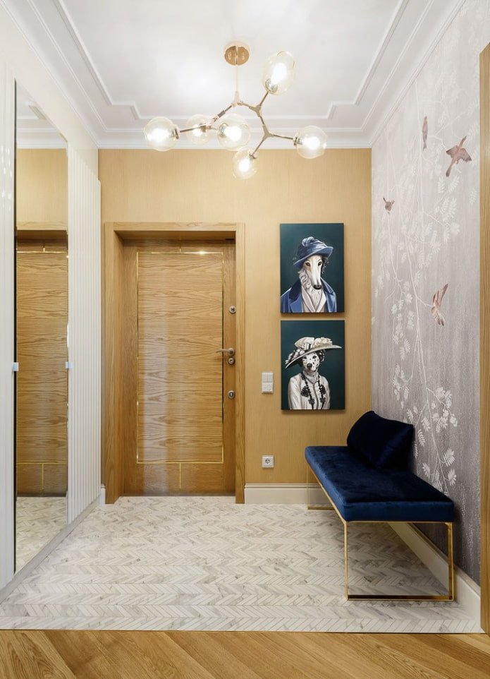 Intérieur de couloir de style néoclassique