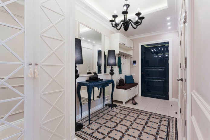 Intérieur de couloir de style néoclassique
