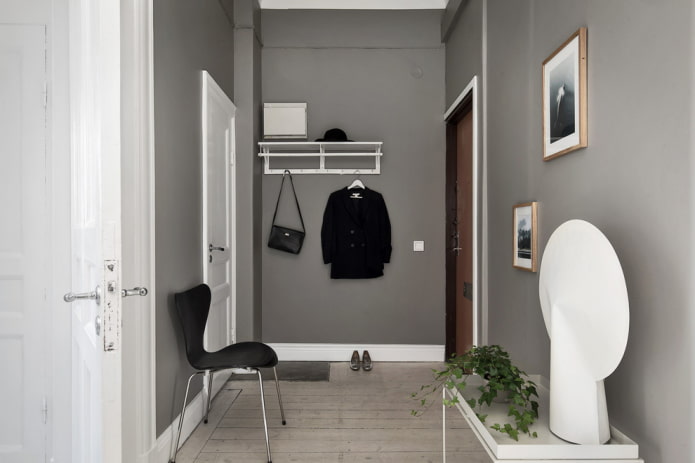 Design d'un couloir gris de style scandinave
