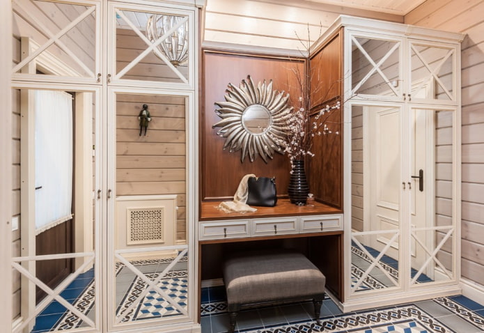 Meubles d'intérieur de couloir de style provençal