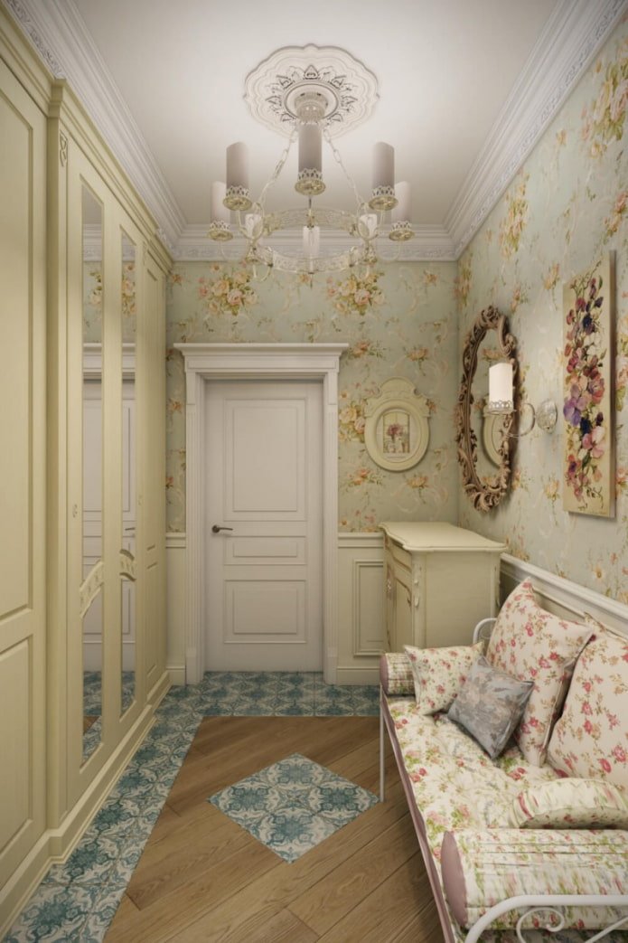 Intérieur du couloir de style provençal