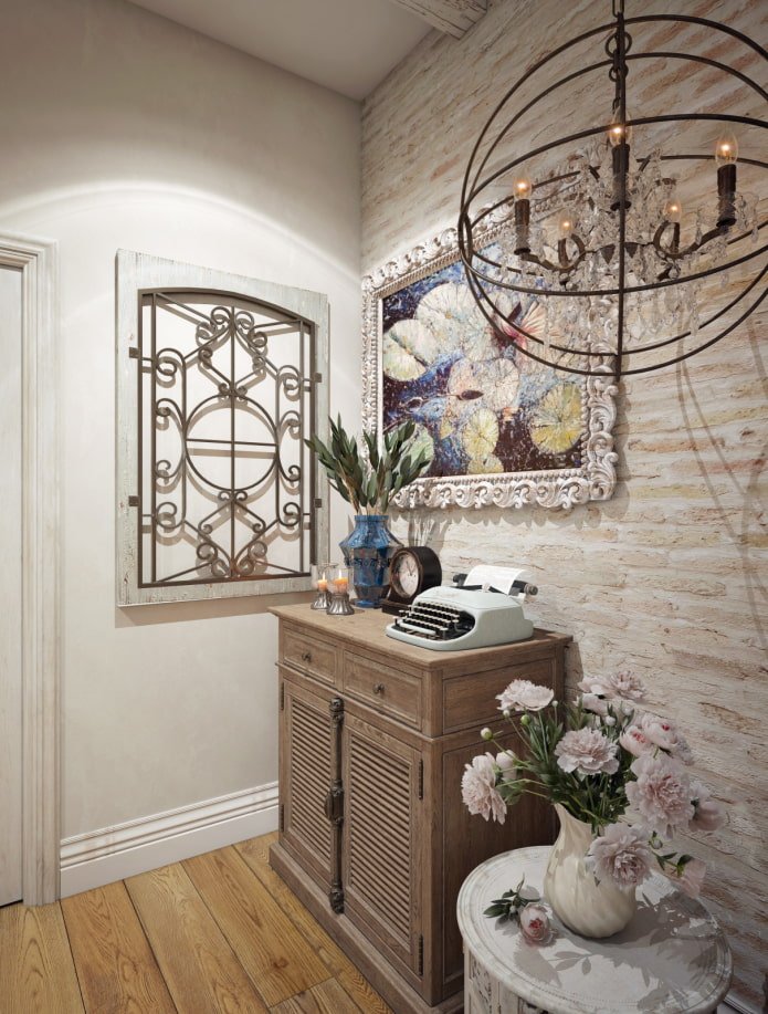 Décoration intérieure d'un couloir de style provençal