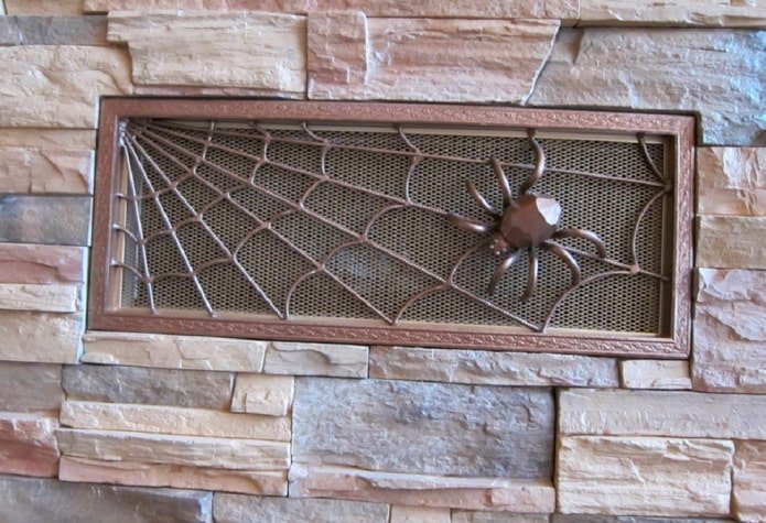 grille décorative pour aération de sous-sol