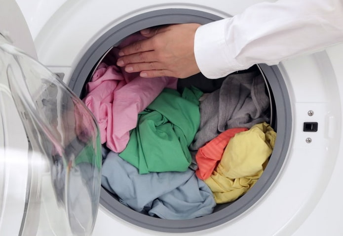 Chargement correct du linge dans le lave-linge