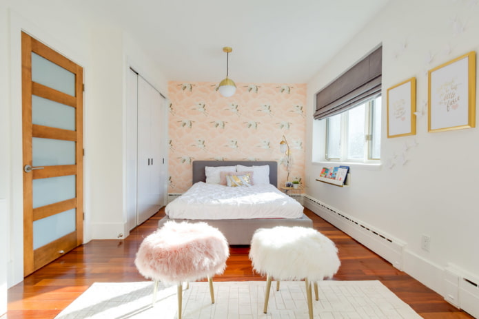 poufs moelleux dans une chambre