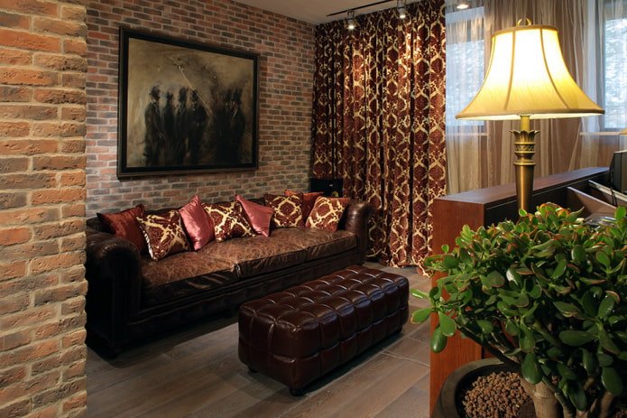 pouf matelassé dans l'intérieur du salon
