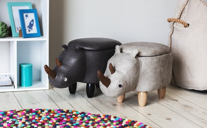 poufs ovales dans l'intérieur de la chambre d'enfant