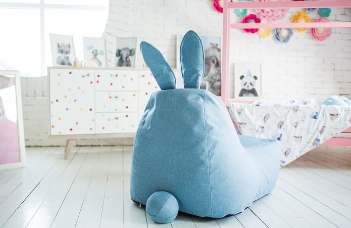 pouf dans l'intérieur d'une chambre d'enfant