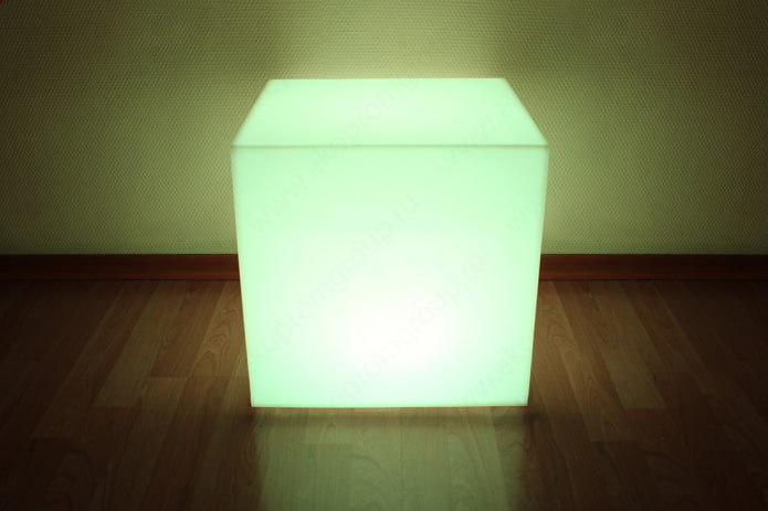 pouf avec rétroéclairage dans un salon