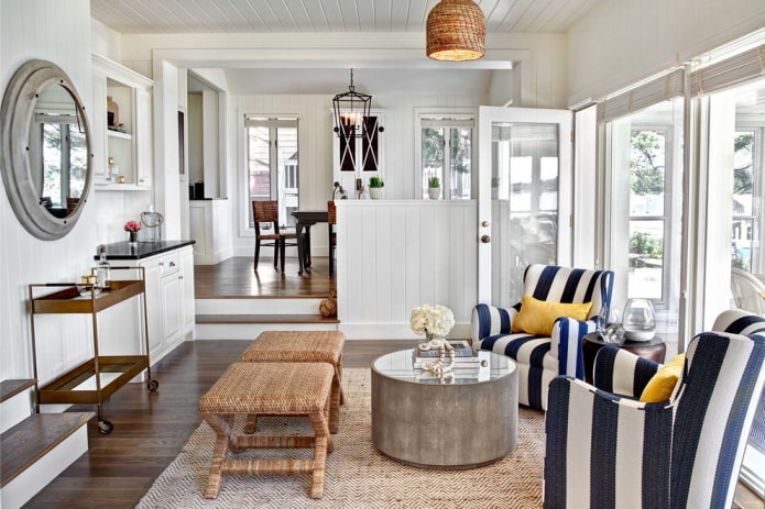 pouf dans un intérieur marin