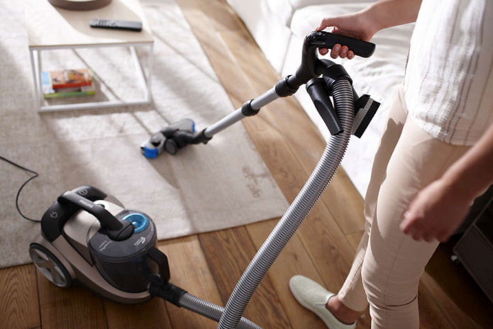 Nettoyage de tapis avec un aspirateur