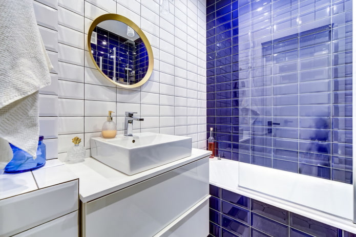 Disposition standard du carrelage dans la salle de bain