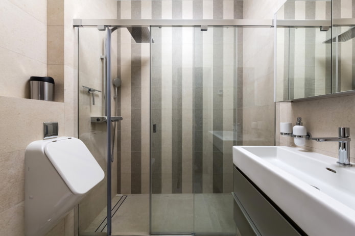 Disposition du carrelage sur les murs de la salle de bain