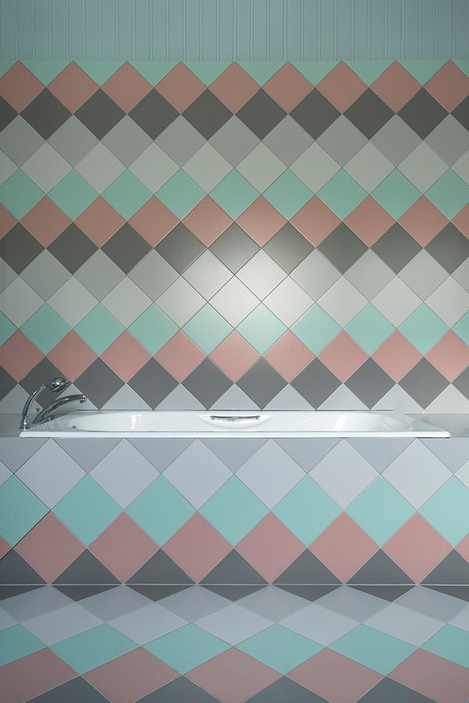 Disposition du carrelage dans la salle de bain