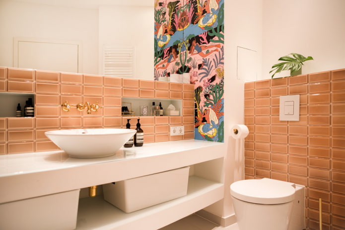 Disposition du carrelage à l'intérieur des toilettes