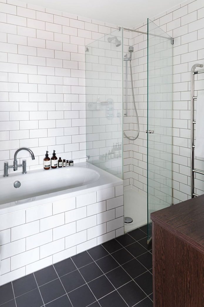 Disposition du carrelage dans la salle de bain