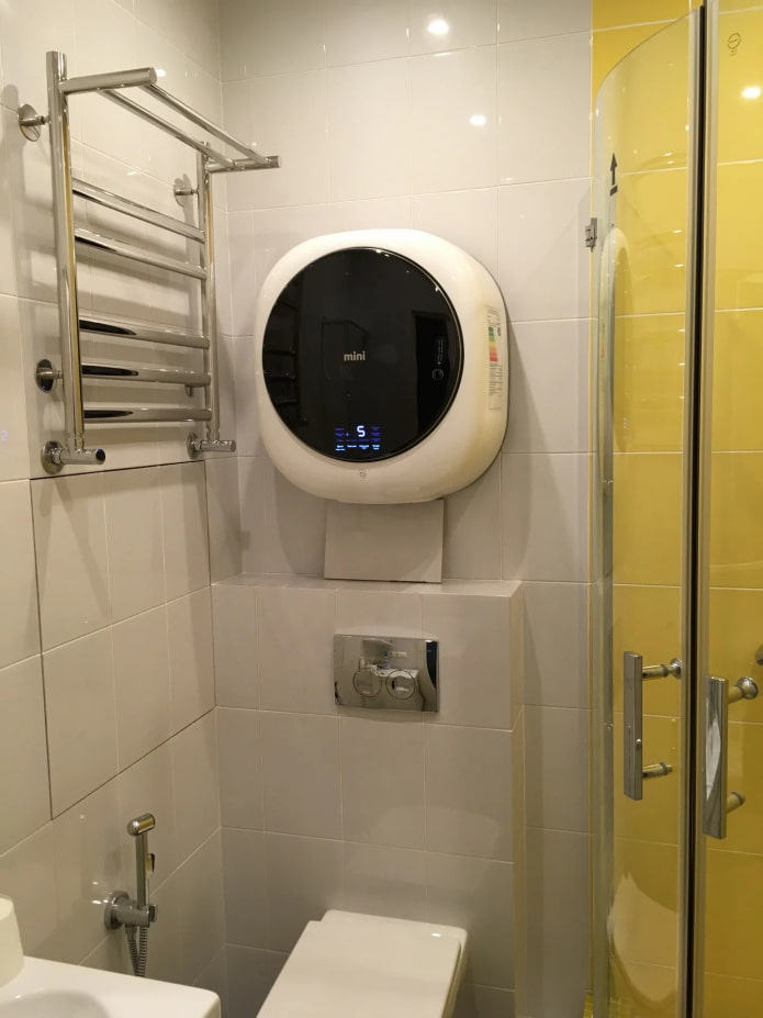 Machine à laver compacte au mur