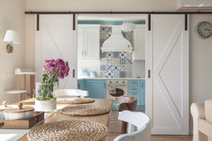 toiles coulissantes de style provençal