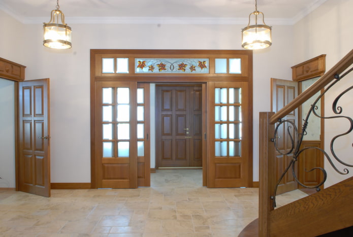 portes coulissantes avec imposte à l'intérieur