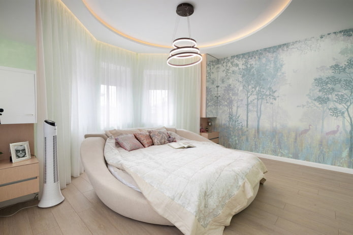 un lit rond à l'intérieur