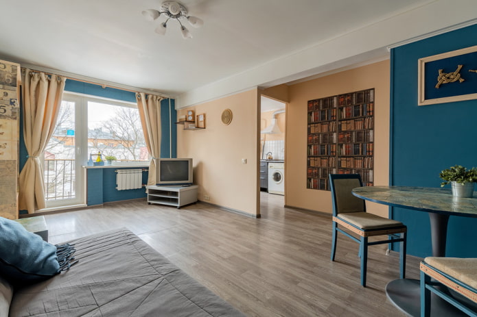 Décoration murale dans un appartement Khrouchtchev