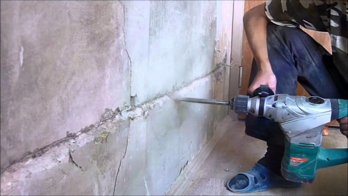 Réalisation de rainures avec une perceuse à percussion