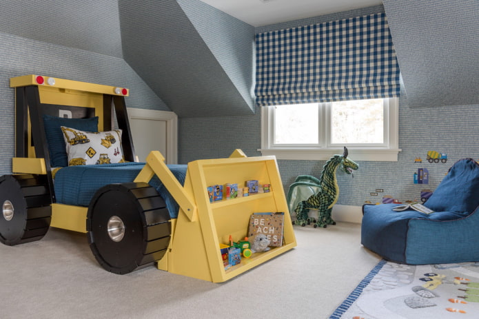 stores romains à carreaux dans la chambre d'enfant