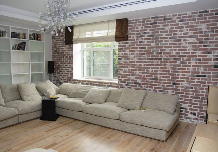Décoration de fenêtre avec stores romains