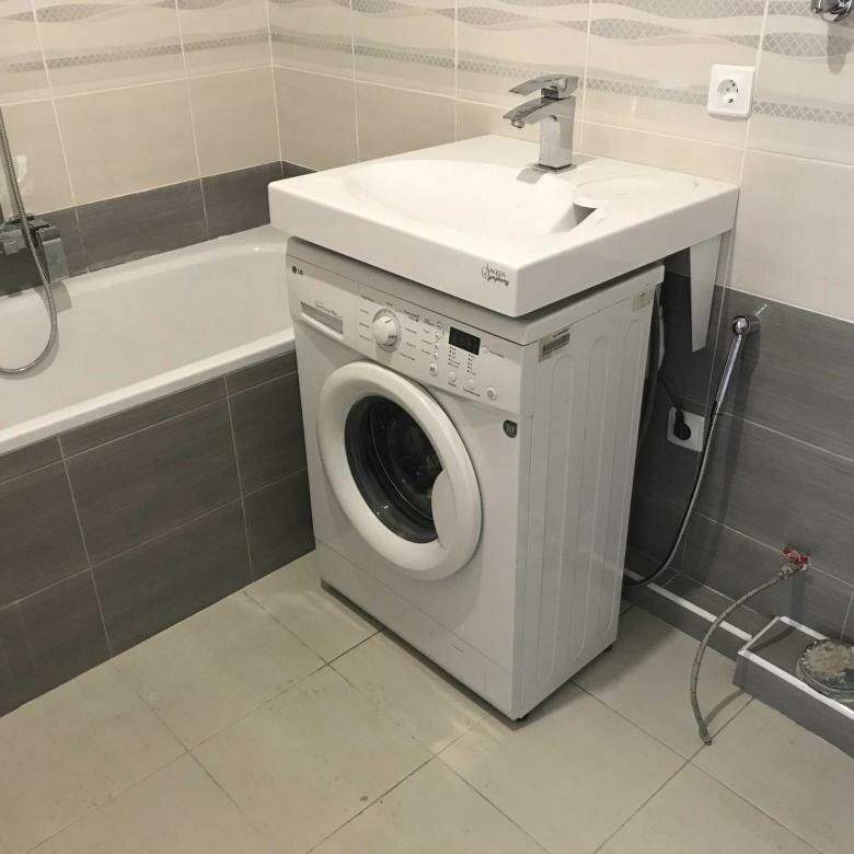 branchement d'un lave-linge dans la salle de bain